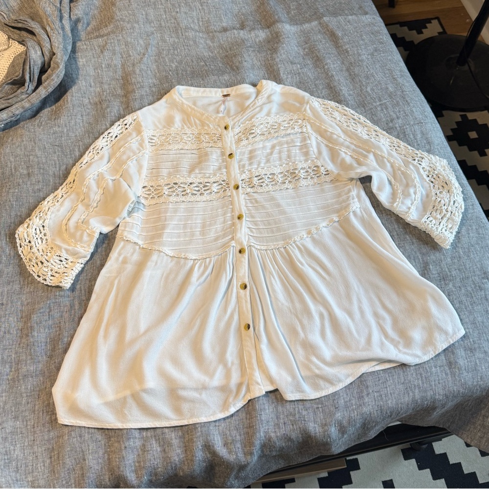 Free People White Tunic Top with Crochet Sleeves Size Small